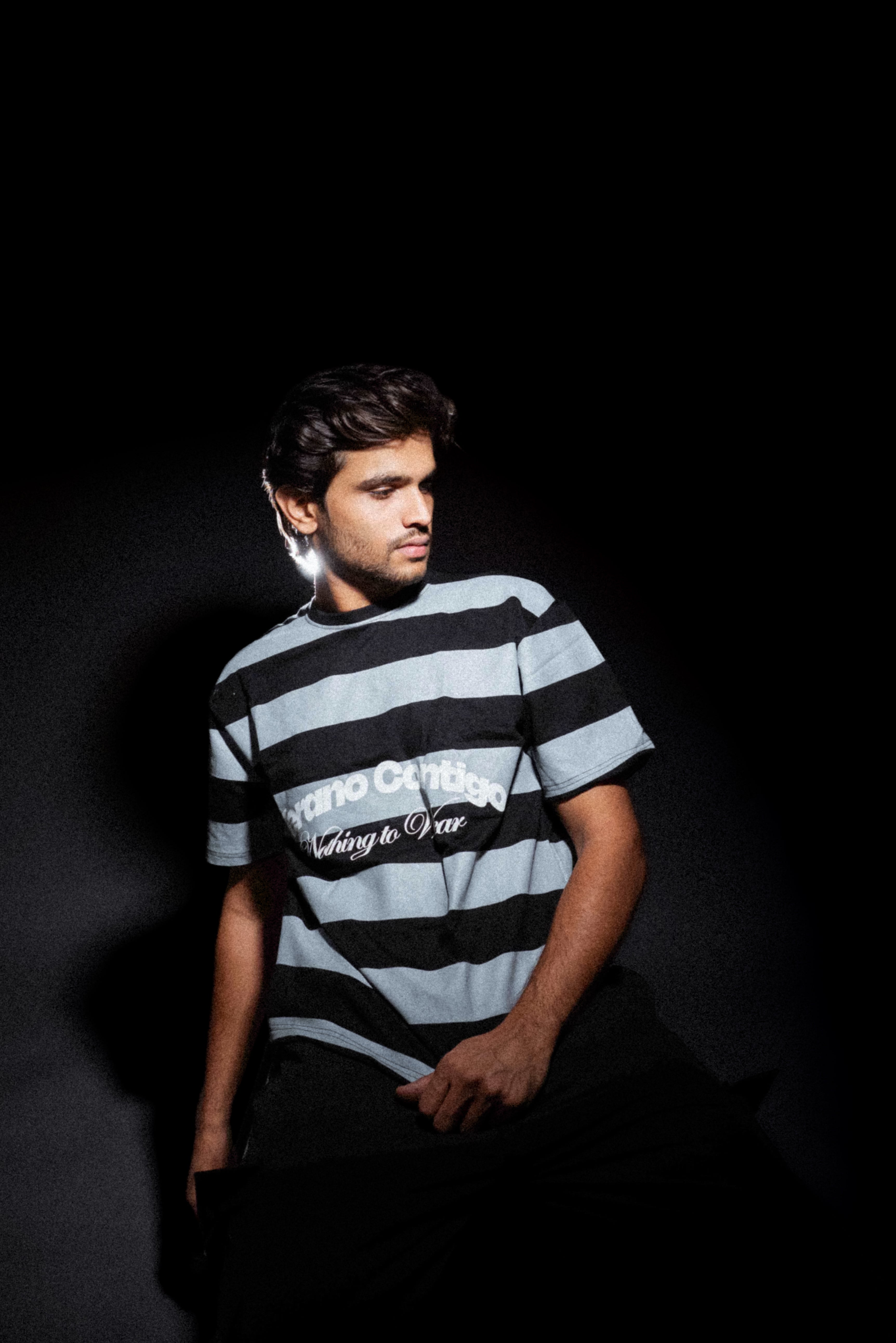 BLACK&GREY STRIPES T-SHIRT - VERANO CONTIGO